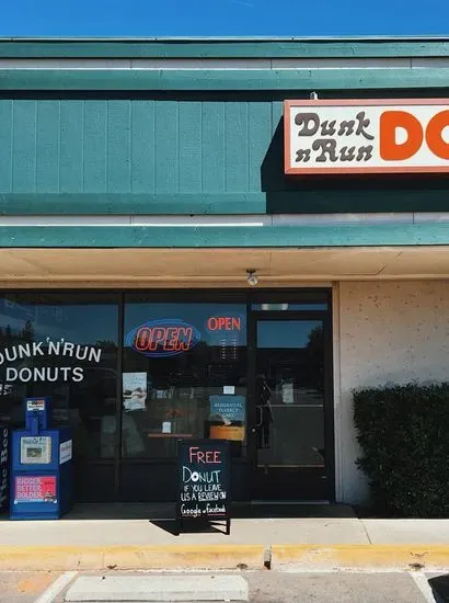 Dunk 'n Run Donuts