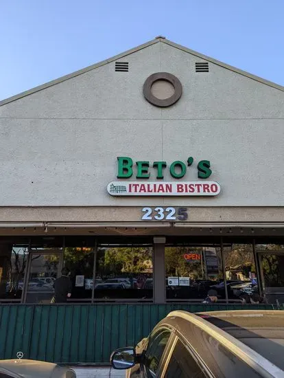 Betos Italian Bistro