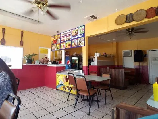 Taqueria La Central Mexican Grill