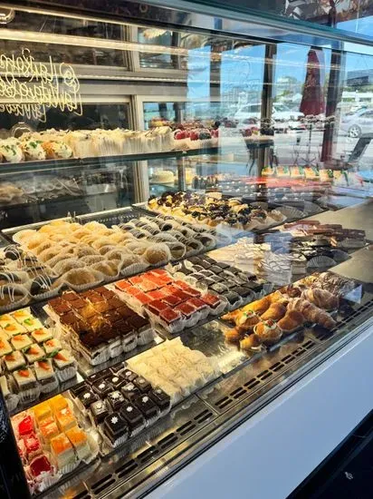 La Roma Pastry Shop