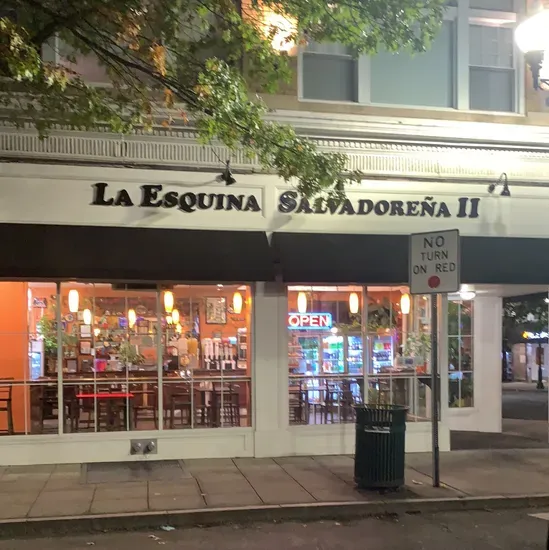 La Esquina Salvadoreña Restaurant Bar