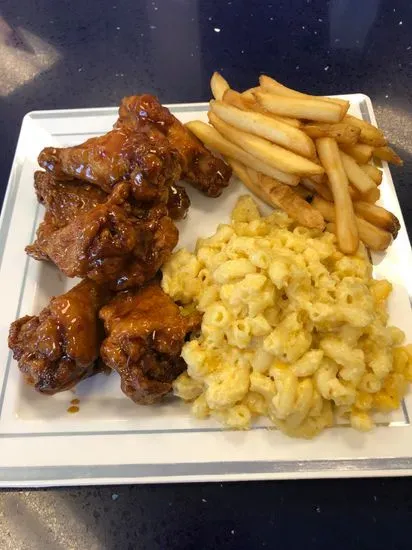 D-Licious Dishes & Best Wings