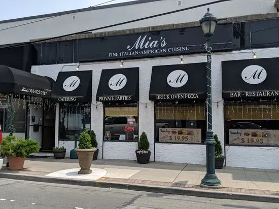 Mia's