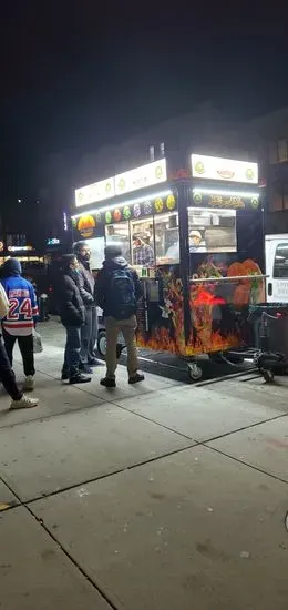 3 Pyramids Halal Cart