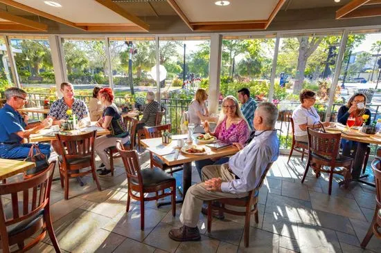 Cafe Alfresco