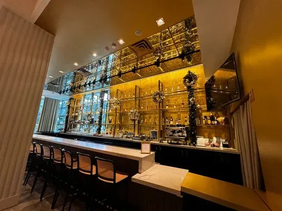 Lobby Bar at Cadillac Hotel