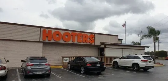 Hooters