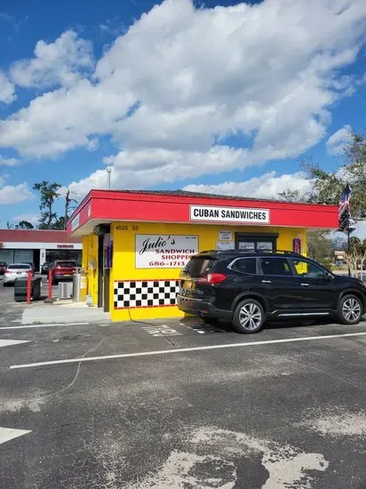 Julio's Sandwich Shop located at Alamo Plaza