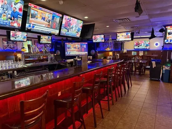 Packy's Sports Pub & Grill