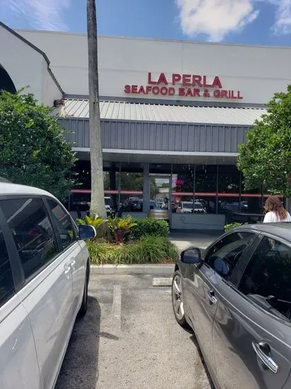 La Perla Seafood Bar & Grill