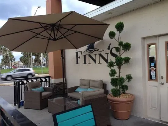 Finns Beachside Pub