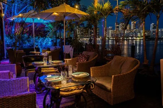 Lique Miami Waterfront Restaurant and Lounge