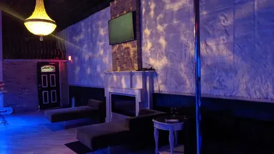 Studio 27 Nightclub & Hookah Lounge