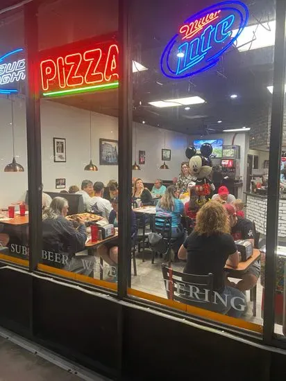 De Pietros Pizzeria