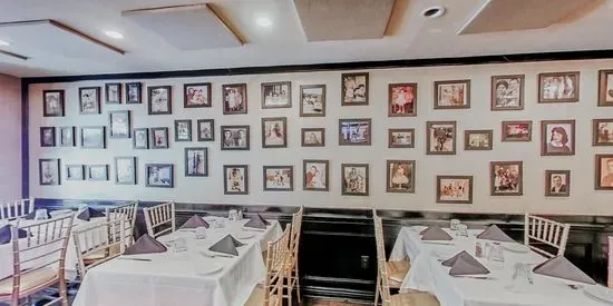 Deluca's Italian Restaurant