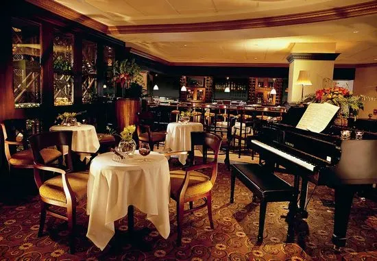 The Corner Bar at The Peabody Memphis