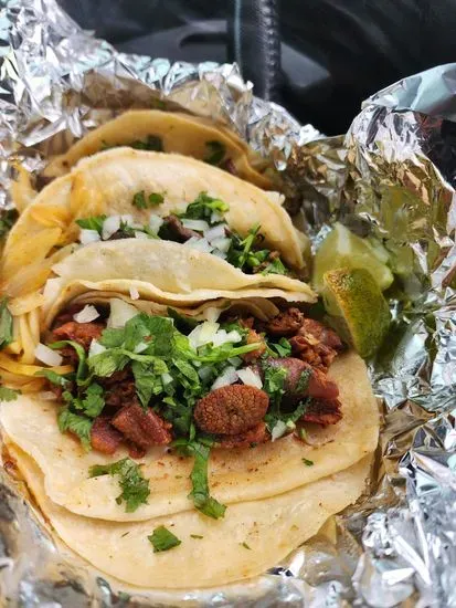 Taqueria Doña Lonrenza (Food Truck)