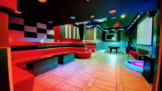 City Night KTV Karaoke Bar & Café