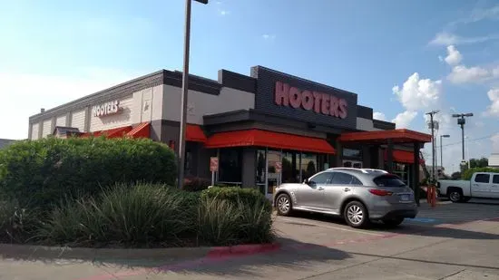 Hooters