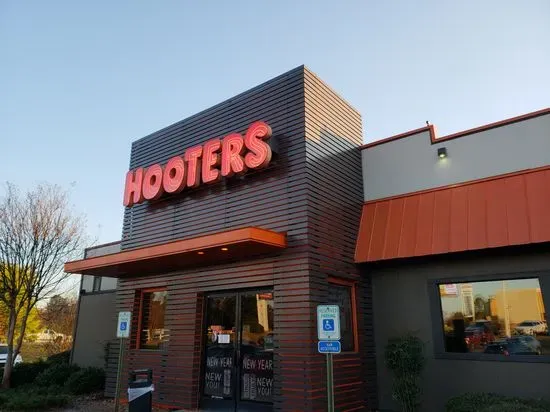 Hooters