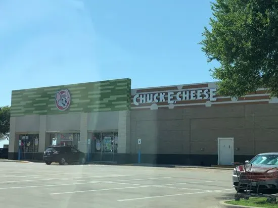 Chuck E. Cheese