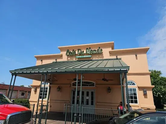 Café Du Monde Williams Blvd