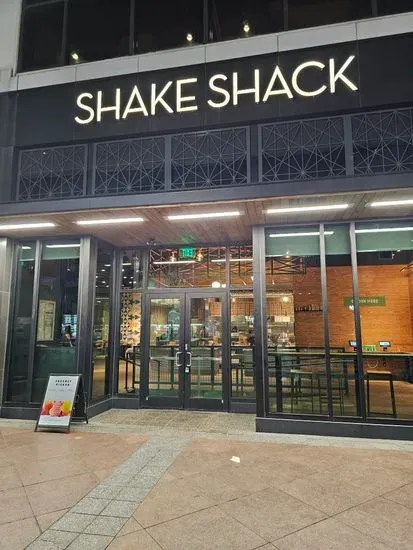 Shake Shack Canal Place