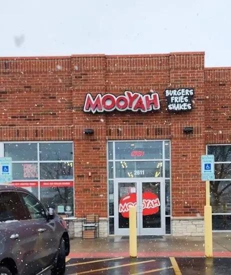 MOOYAH Burgers, Fries & Shakes