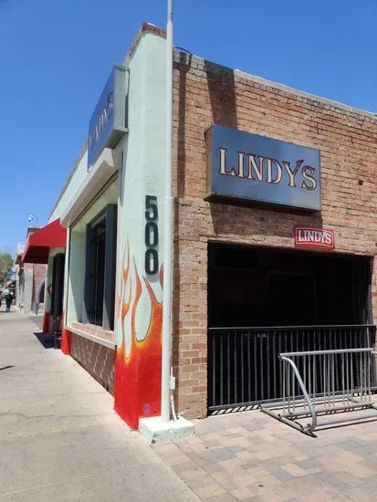 Lindy's on 4th