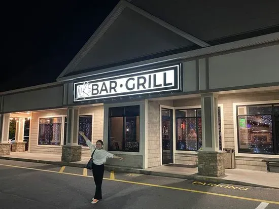 Luk's Bar and Grill