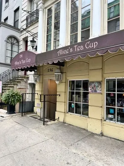 Alice's Tea Cup, Chapter 2