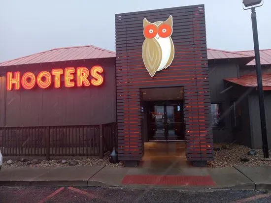 Hooters