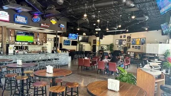 Rey's Restaurant Sports Bar