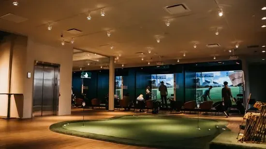 Game of Irons | Indoor Golf & Bar