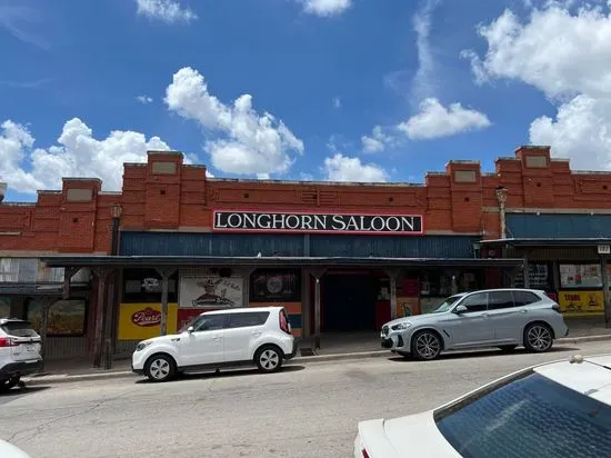 Lil' Red's Longhorn Saloon