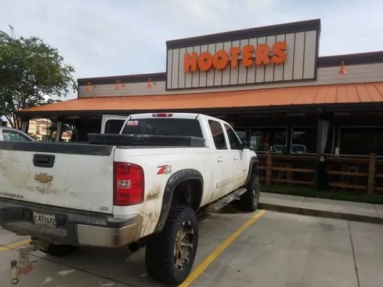 Hooters