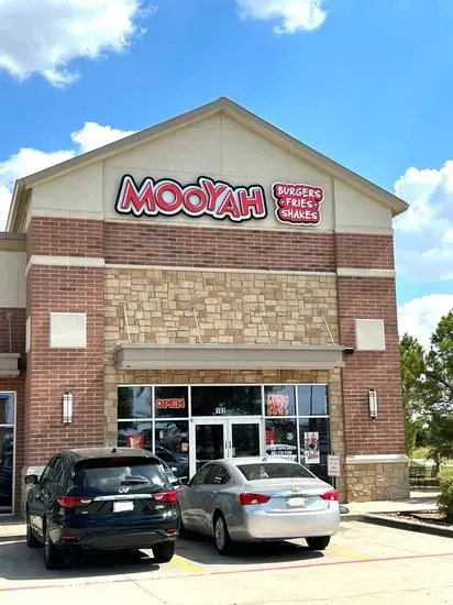 MOOYAH Burgers, Fries & Shakes