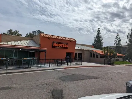 Hooters