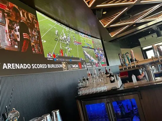 Flanker Kitchen + Sports Bar - Arizona