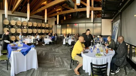 Cooper's Hawk Winery & Restaurant- Oak Lawn