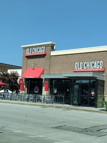 Old Chicago Pizza + Taproom