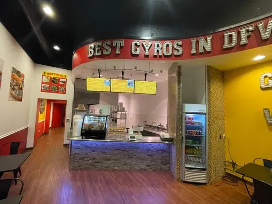 Moe’s Gyro (Gyros and Wings)