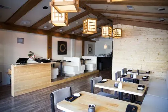 Yellowtail Sushi Bar & Asian Kitchen