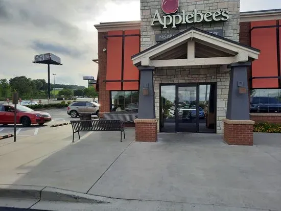 Applebee's Grill + Bar