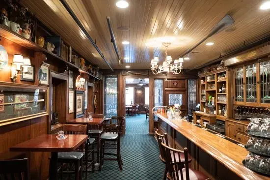 Aristocrat Pub & Oxford Room