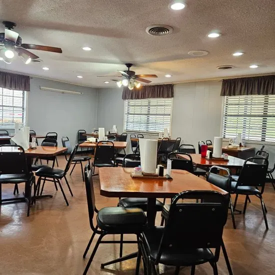 Lee's Family Restaurant and Dinner Theater