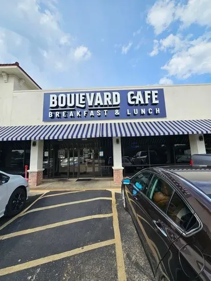 Boulevard Cafe