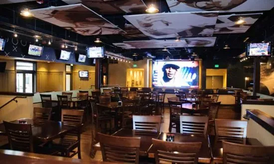 Manning's Sports Bar and Grill