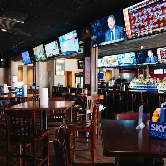 7001 Sports Bar & Grill