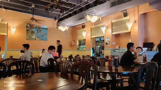 Le’s Vietnamese Restaurant